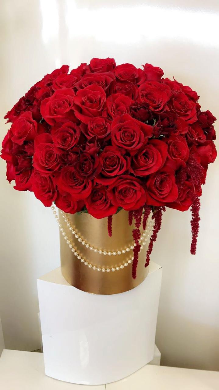 Red Roses in Gold Box